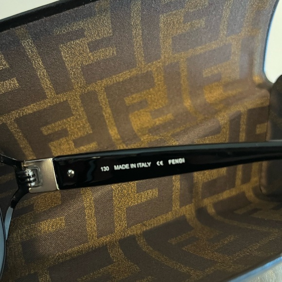 Fendi sunglass - Picture 4 of 4